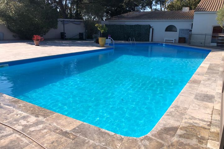 Pool Hotel
