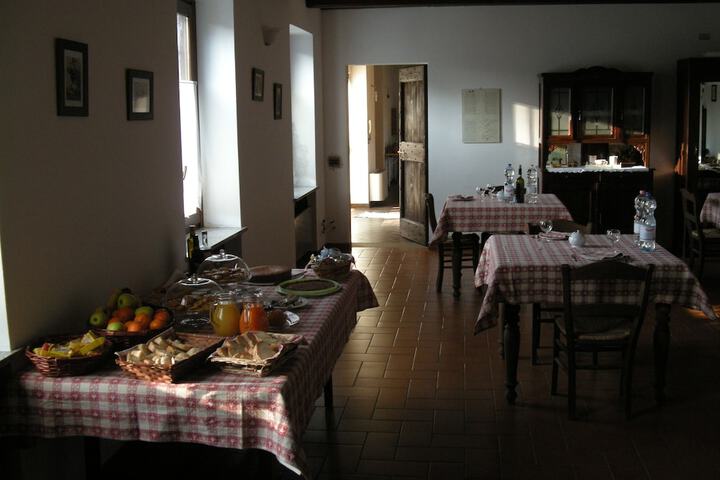 Breakfast/Coffee Service 9 of 14