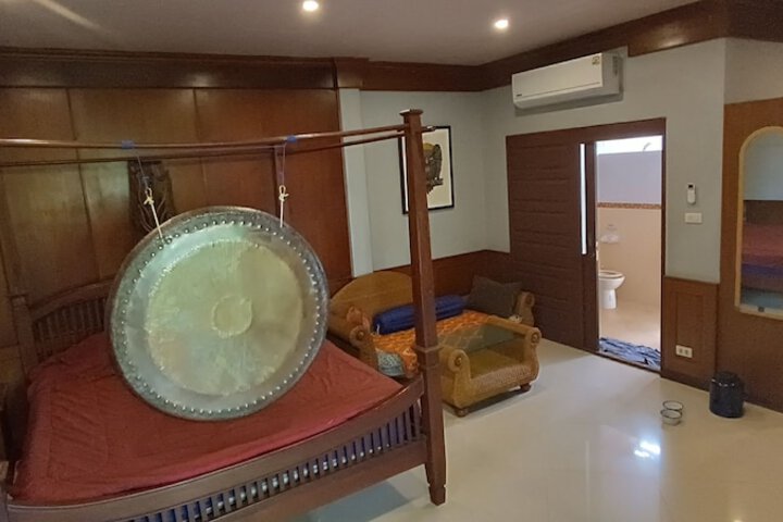 Room 19 of 53