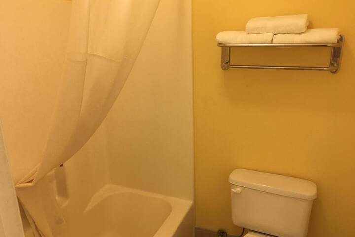 2 Double Beds (10 of 14)
