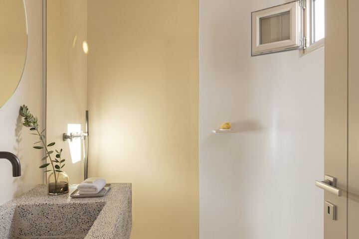 Room 35 of 81