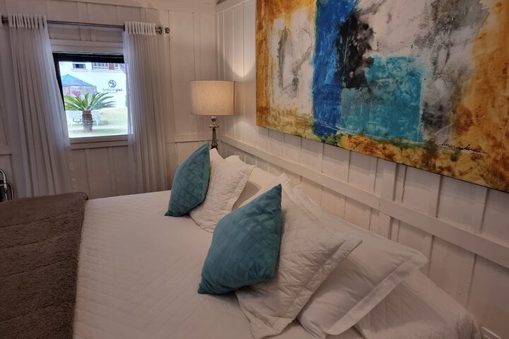 Room 34 of 152