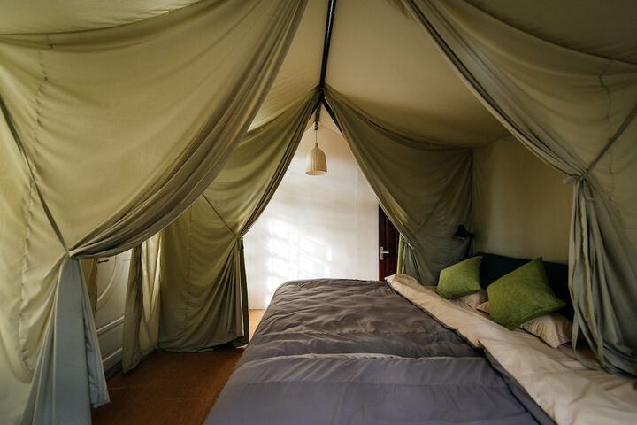 Room 6 of 27