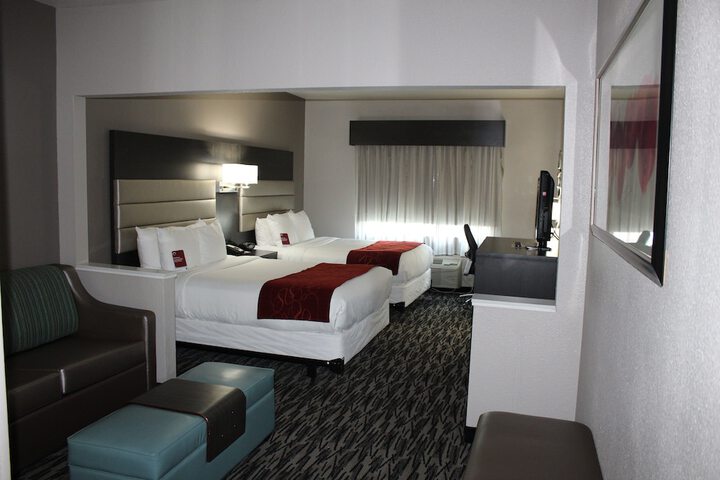 1 King Bed Suite (5 of 21)