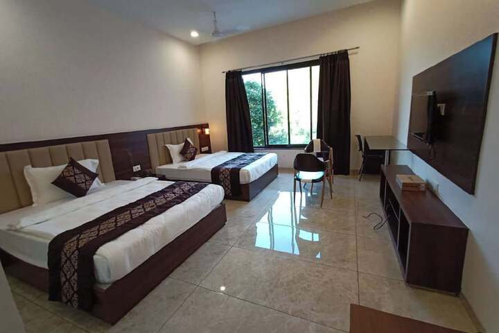 Room 9 of 112