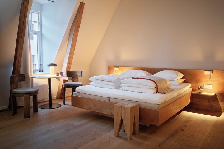 Room 13 of 62