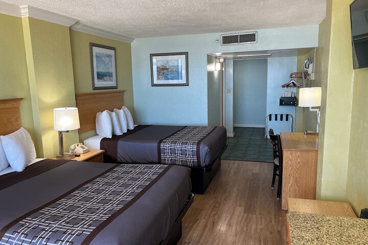 Room 5 of 17