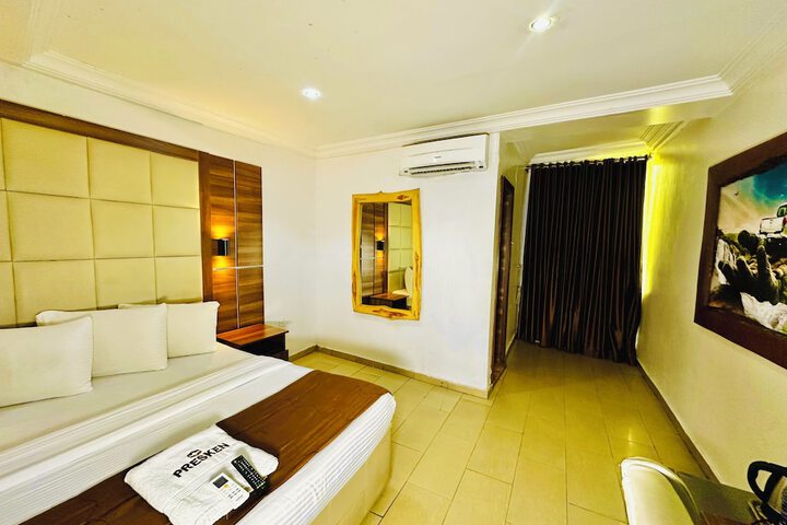 Room 14 of 51