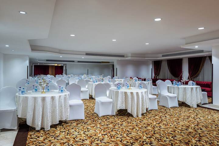 Ballroom/Hall 52 of 63