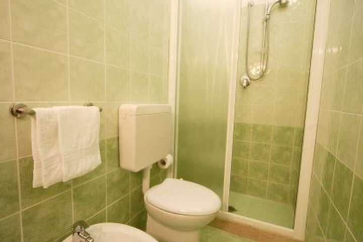Room 12 of 28