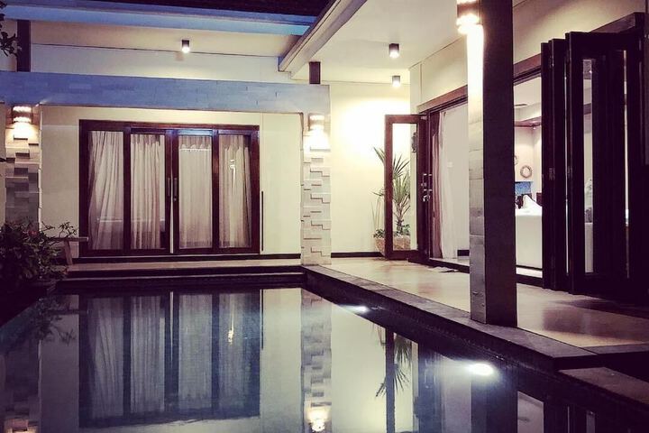 Pool 21 of 33