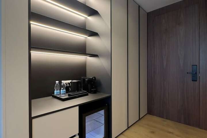 Room 12 of 60