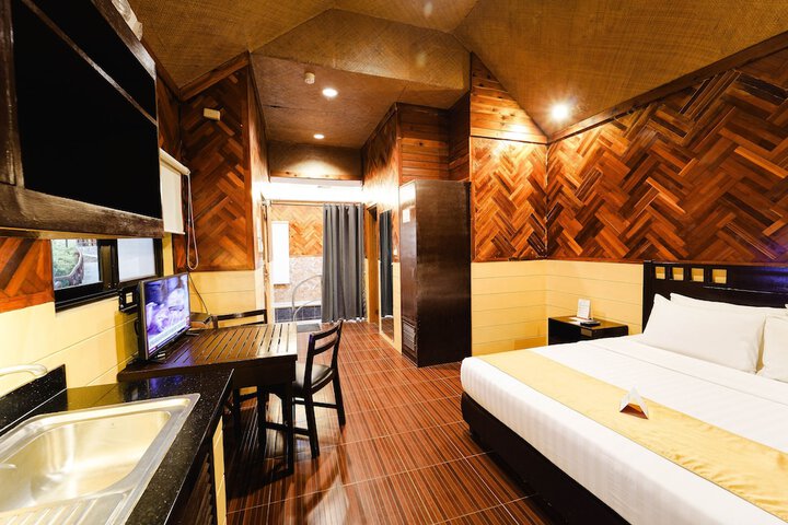 Room 3 of 28
