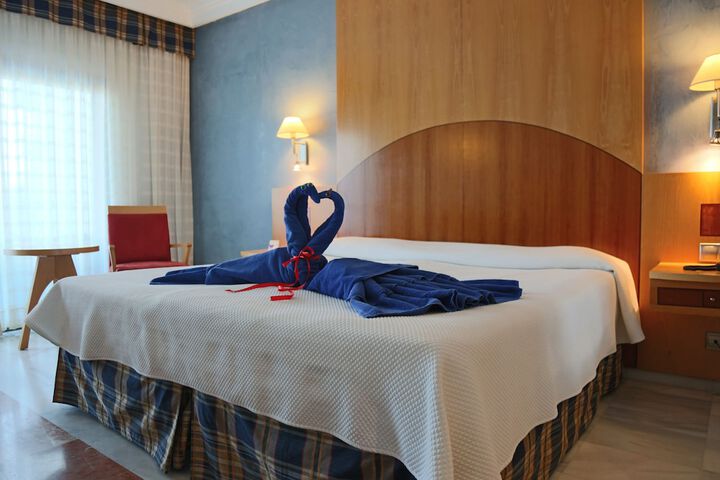 Room 4 of 63
