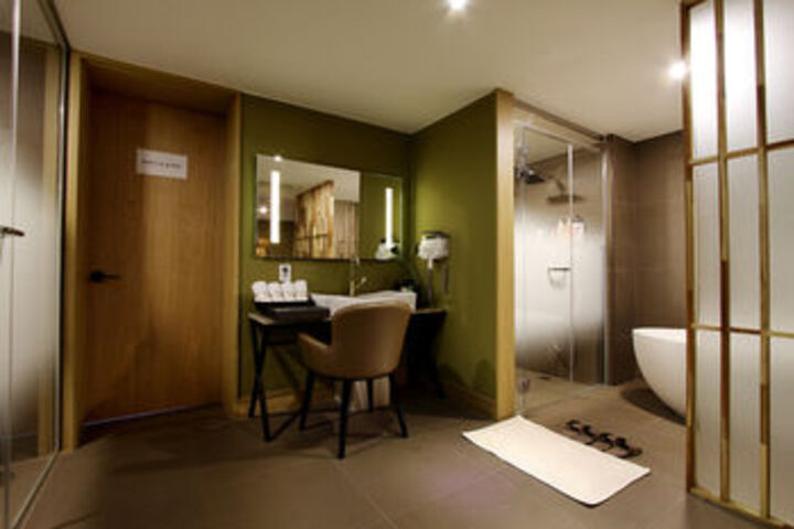 Bath Photo