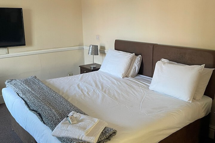 Rose & Crown Hotel