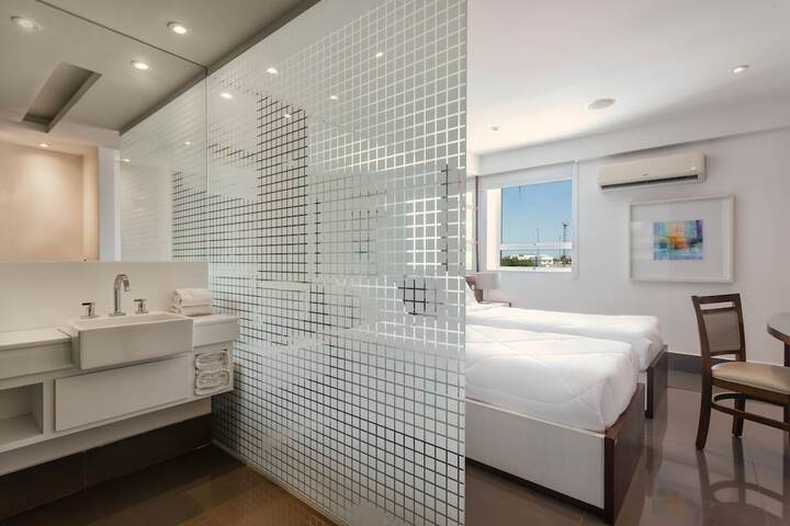 Room 53 of 105