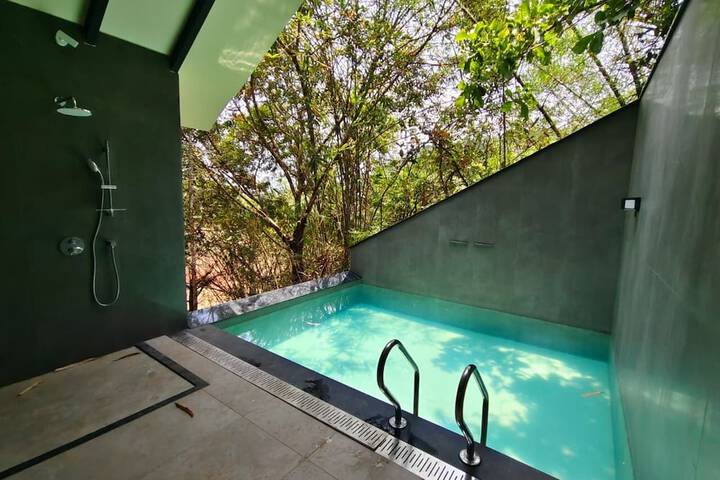 Pool 80 of 138