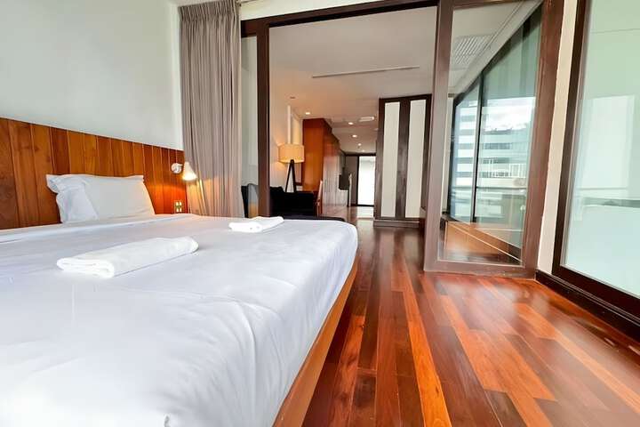 Room 6 of 23