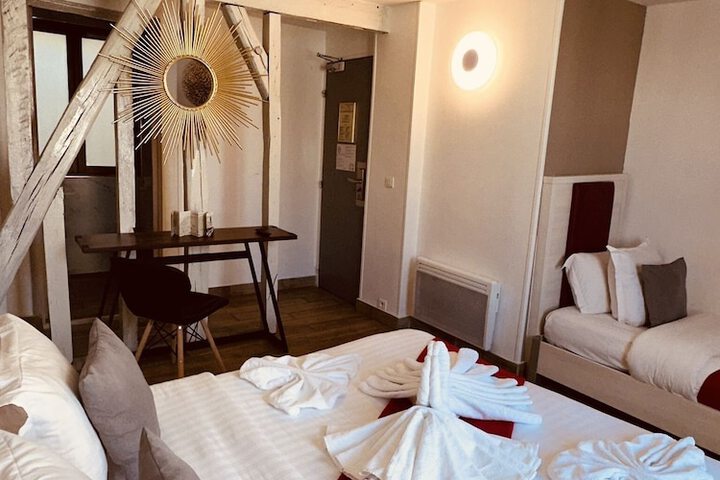 Room 10 of 81