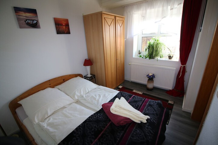 Room 5 of 97