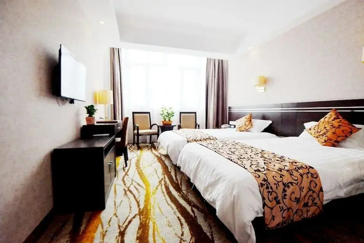 Room 4 of 10