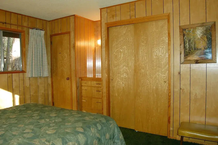 Room 2 of 11