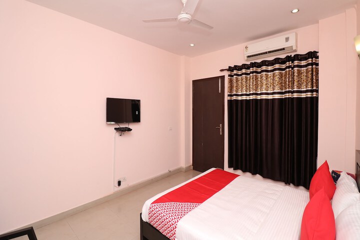 Room 8 of 23
