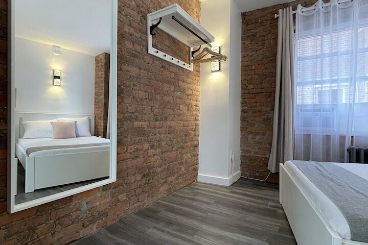 Room 26 of 236