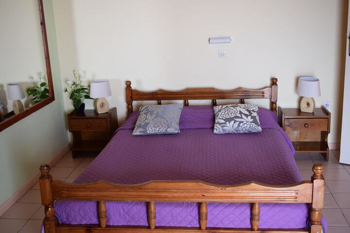 Room 10 of 48