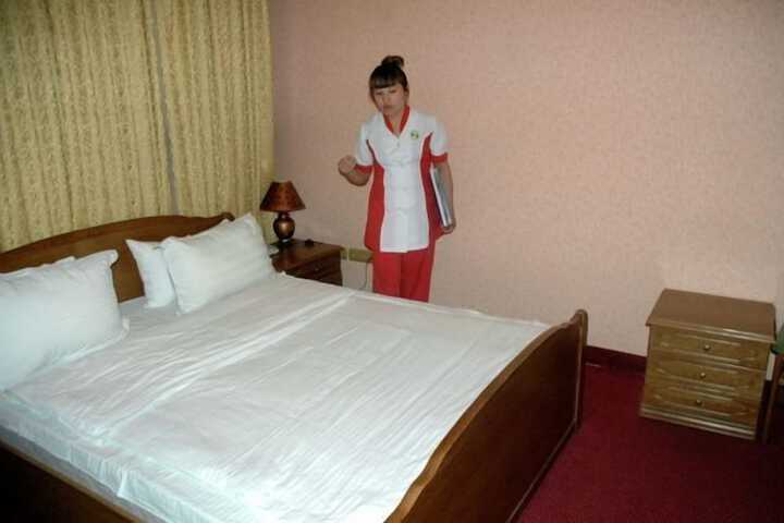 Room 11 of 30