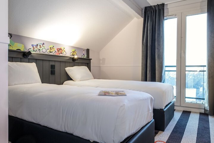 Room 8 of 39