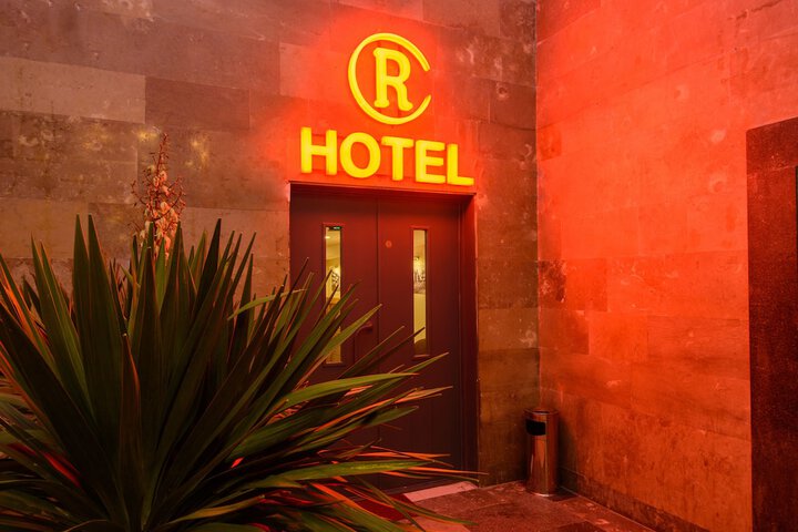 Hotel Reverence