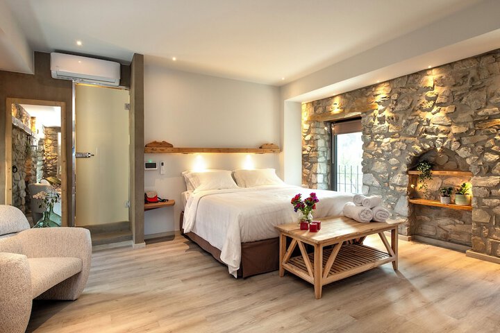 Room 3 of 20