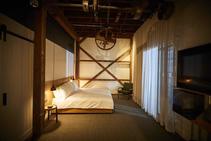 Room 10 of 35