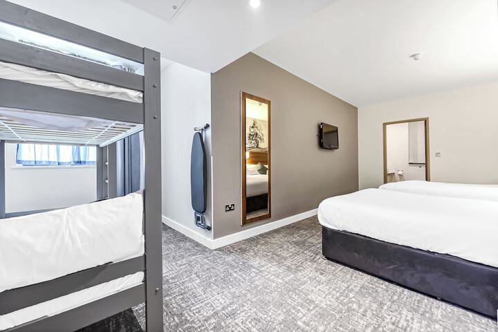 Room 21 of 42