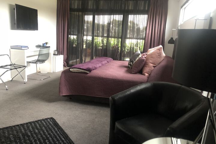 Room 6 of 38