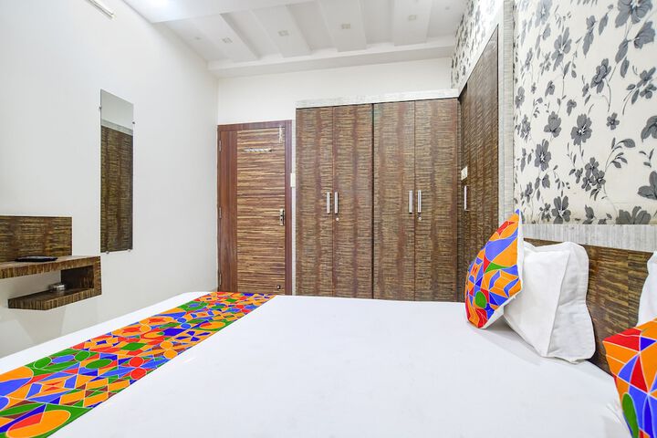Room 12 of 21