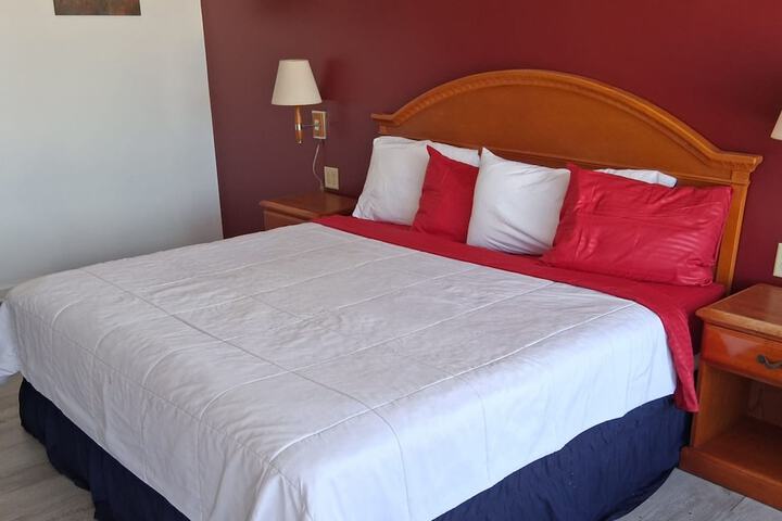 Room 4 of 15