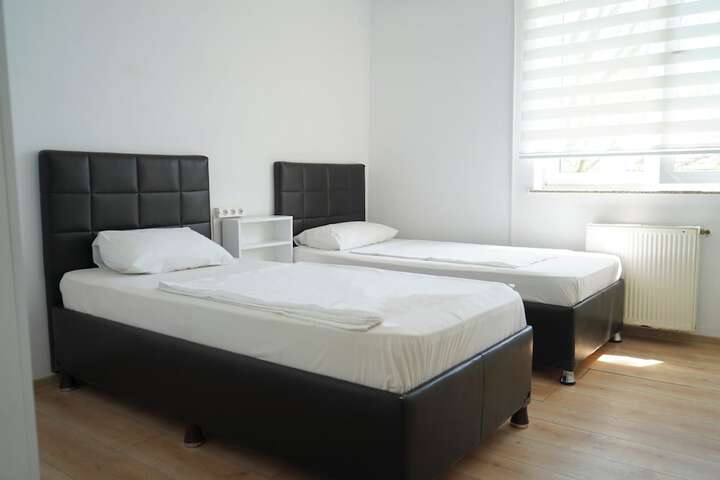 Room 8 of 22