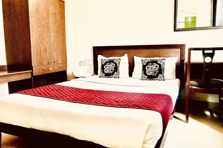 Room 14 of 22