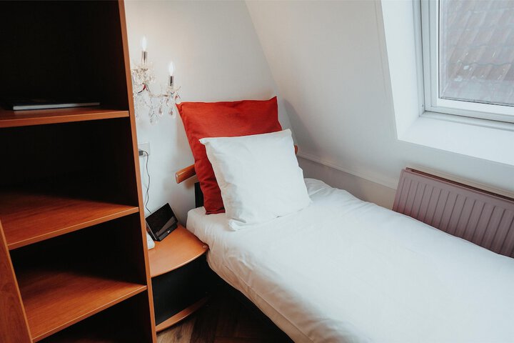 Room 51 of 105