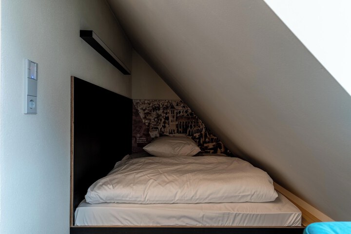 Room 41 of 93