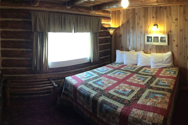 Room 24 of 92