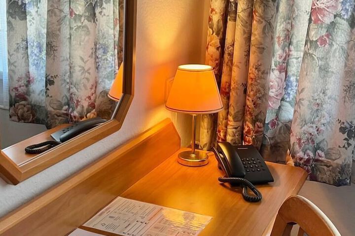 Room 43 of 137