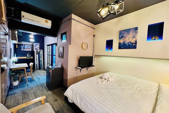 Room 33 of 67