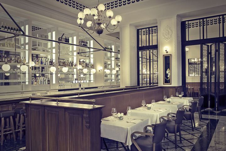 Dining 31 of 47