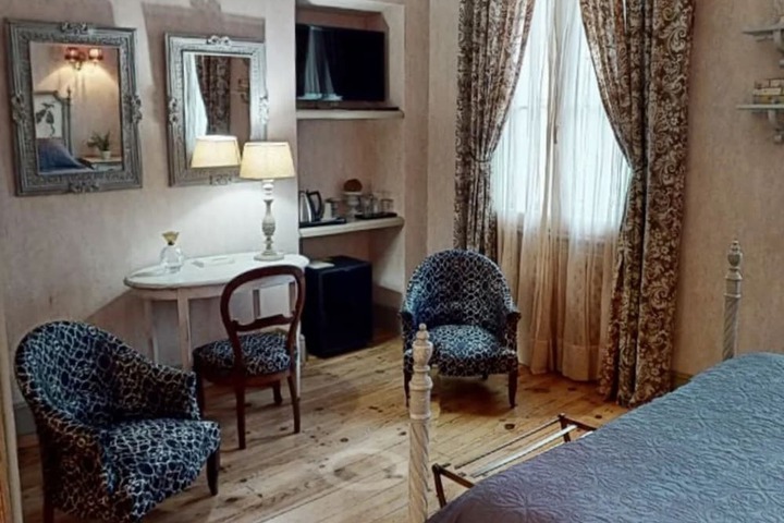 Room 52 of 139
