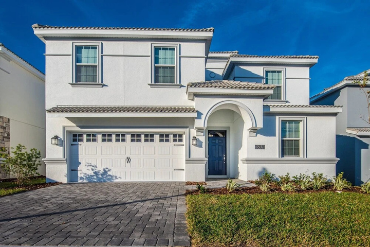 1671 Moonvalley Drive
