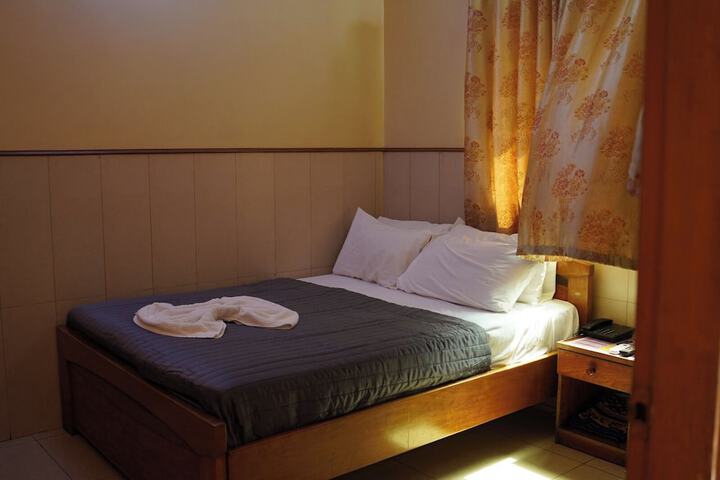 Room 34 of 41